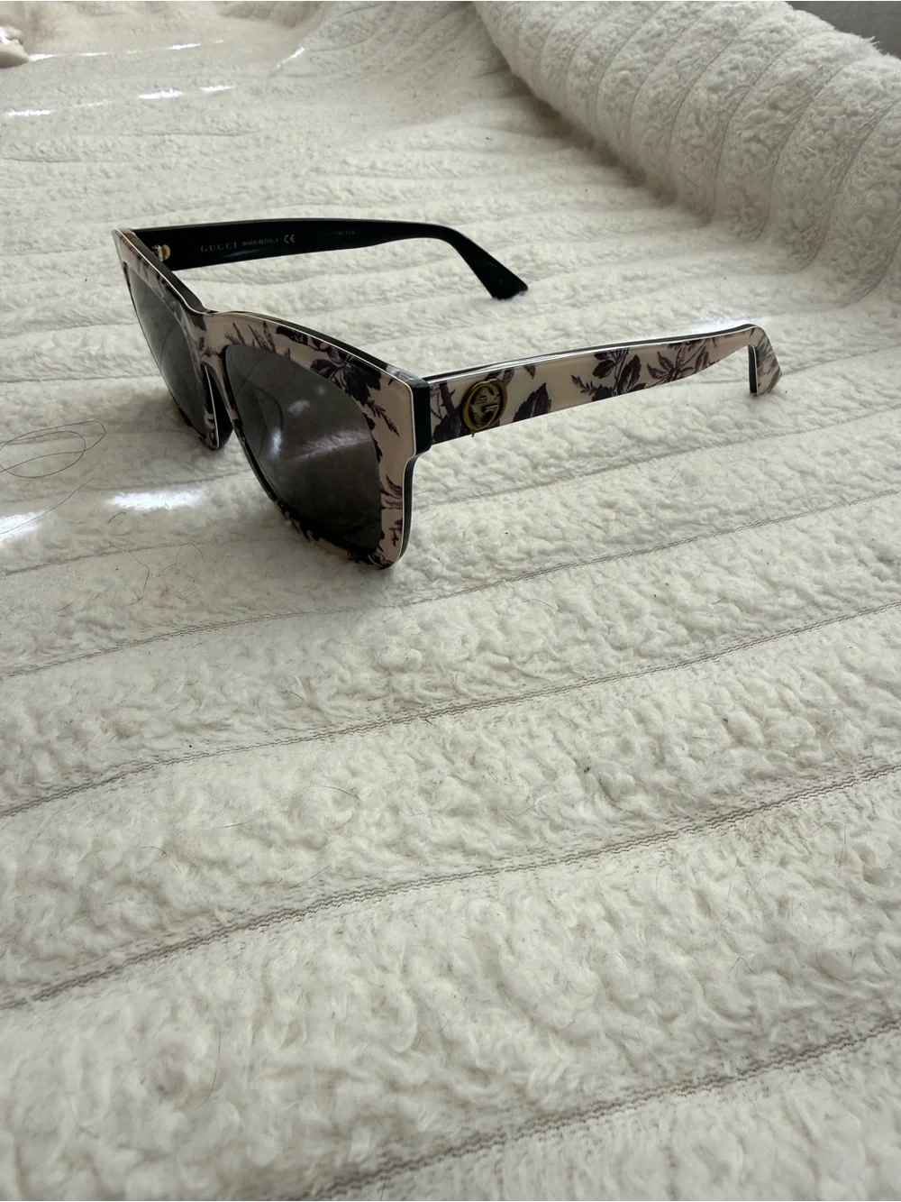 AUTHENTIC Gucci Sunglasses